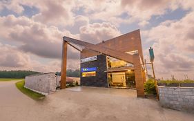 Fabhotel Sholas Residency I - Nr Government Rose Garden